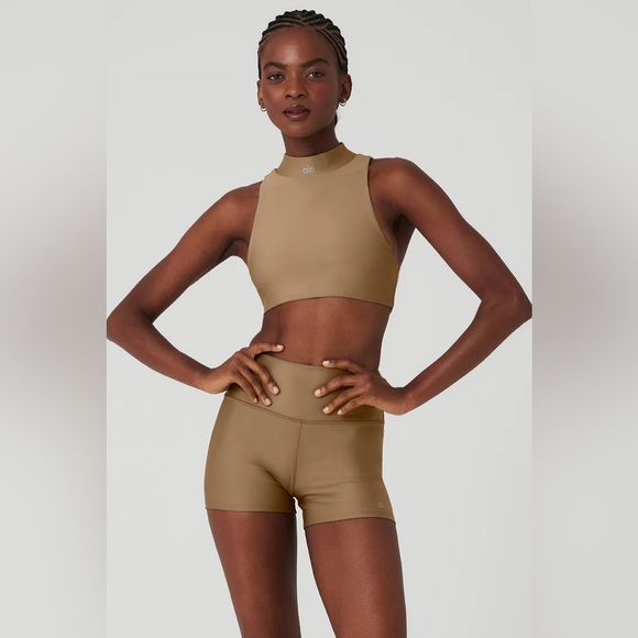 『ALO Yoga』Airlift Sleek Bra Tank Airlift Sleek Bra Tank - Smoky Quartz | Alo Yoga